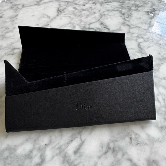 2025 spring summer Dior Black Sunglasses with Gold Accents - Picture 3 of 7